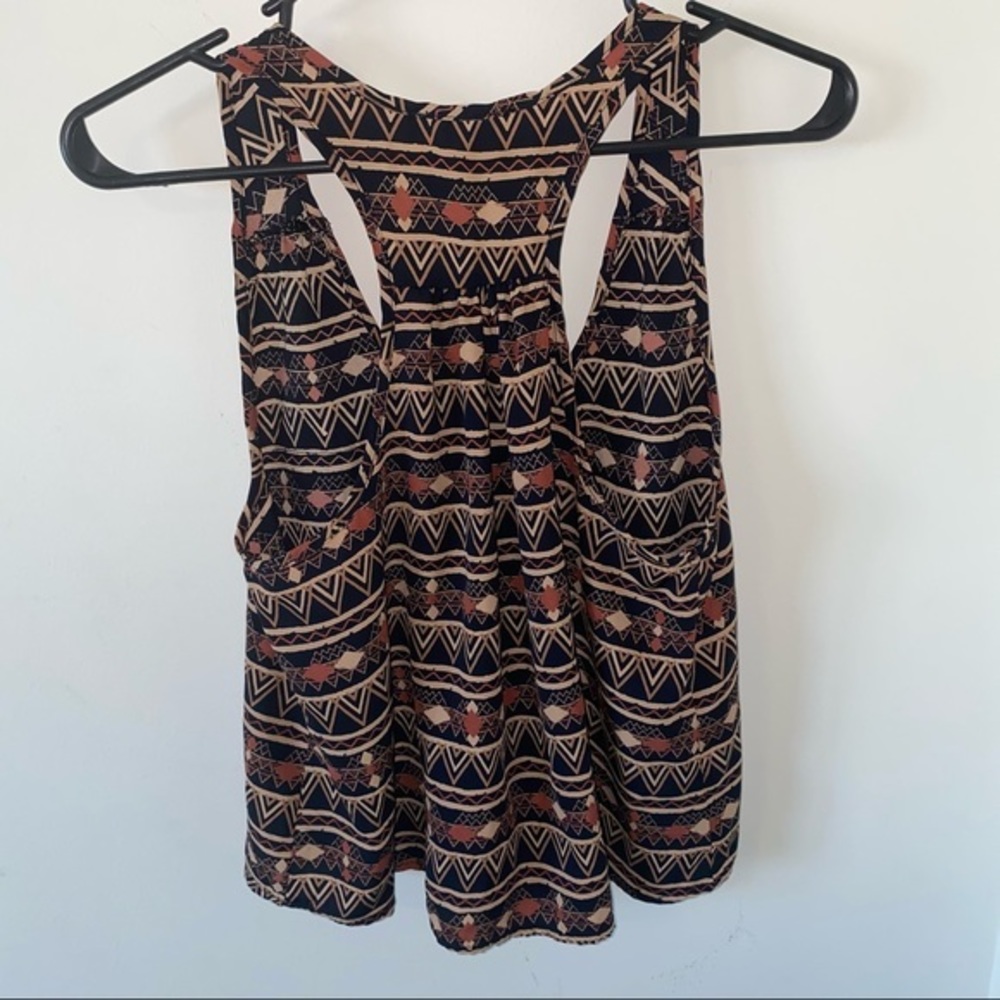 Hug Tank Top Size Small - Picture 6 of 6
